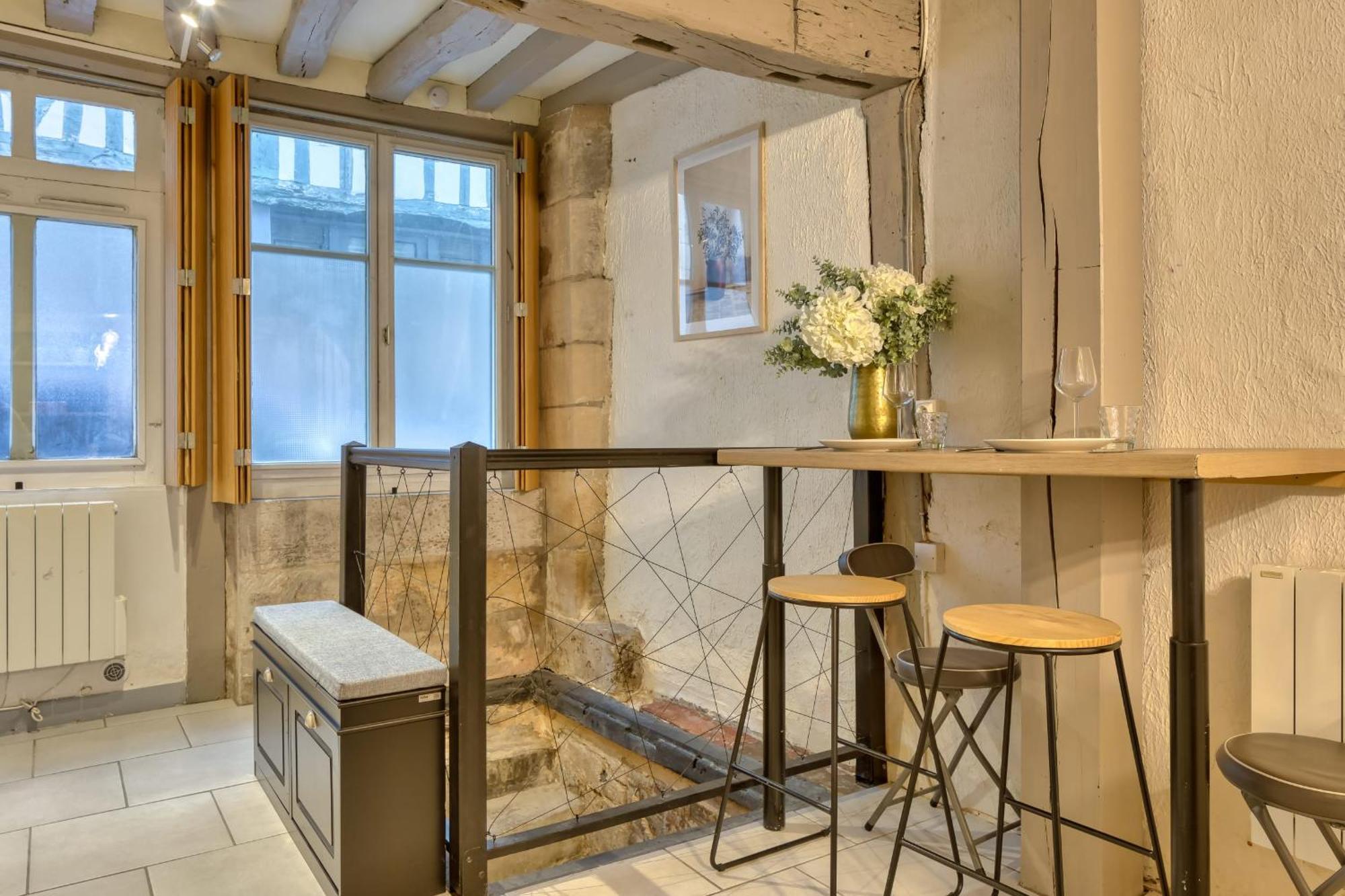 Appartement Le Nid Voute Avec Terrasse Situe Au Coeur De *