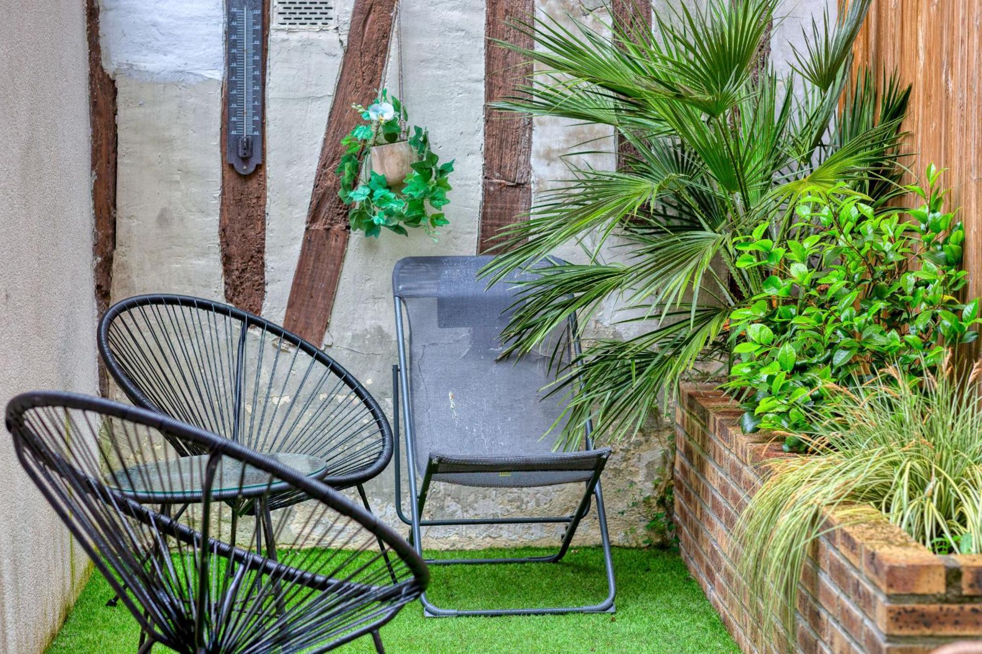 Le Nid Voute Avec Terrasse Situe Au Coeur De * Rouen